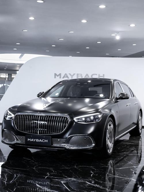 佛山14岚图汽车的售后服务让用户无忧出行，迈巴赫未来的豪华车趋势